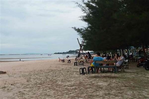 Tren Yoga Di Tepi Pantai Pasir Padi Jadi Gaya Hidup Baru Warga